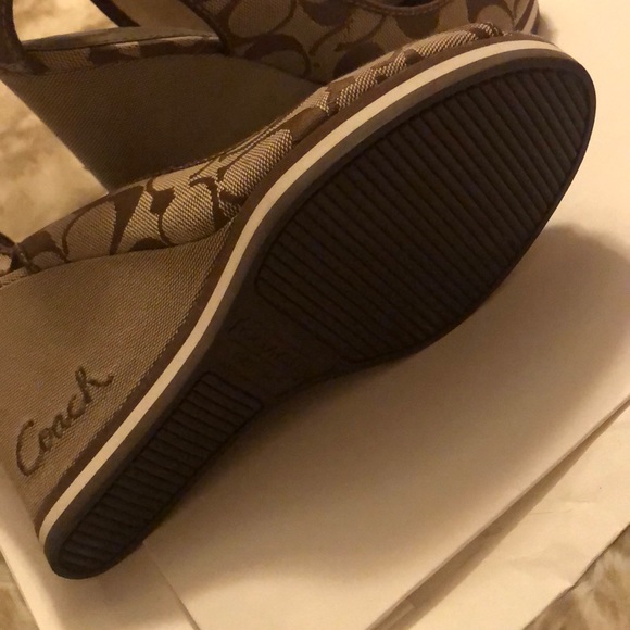 Coach wedge heals - Picture 3 of 7